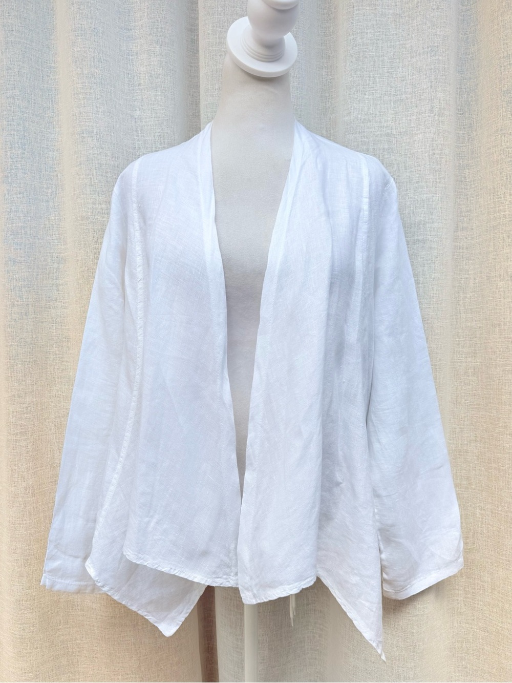 Tempo Paris , Italy white line  open front light cardigan blouse